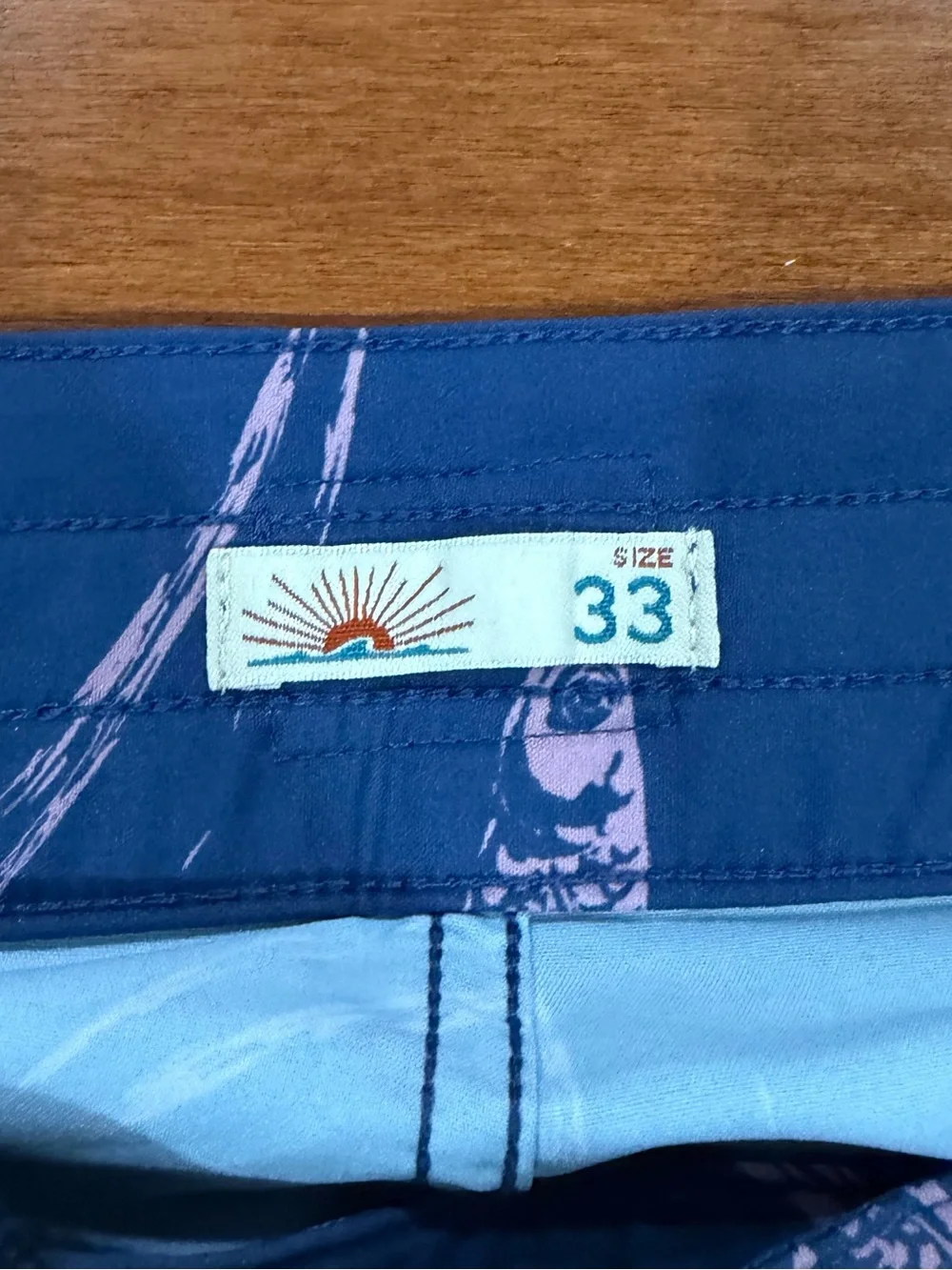 NWT Faherty Mens Navy Pink Waterways Print Sunwashed Boardshorts Sz. 33
